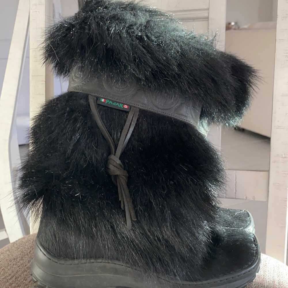 Womens Pajar Boots Super warm size 38 (7.5)Fox fur calf hair. Excellent condt